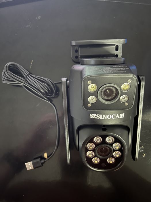 Camera supraveghere dubla