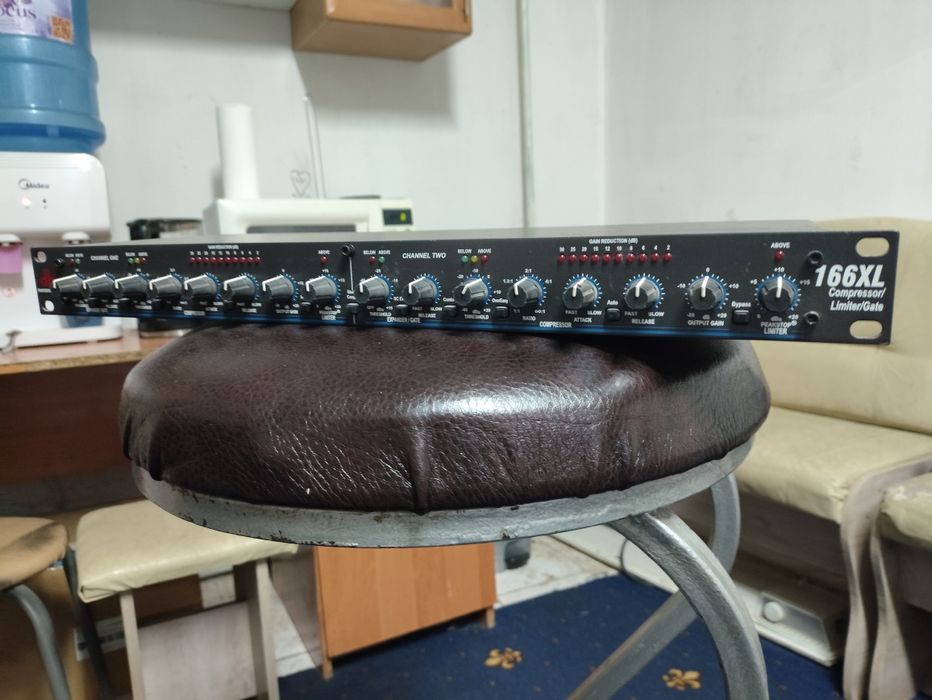 DBX 166XL 2-канальный компрессор