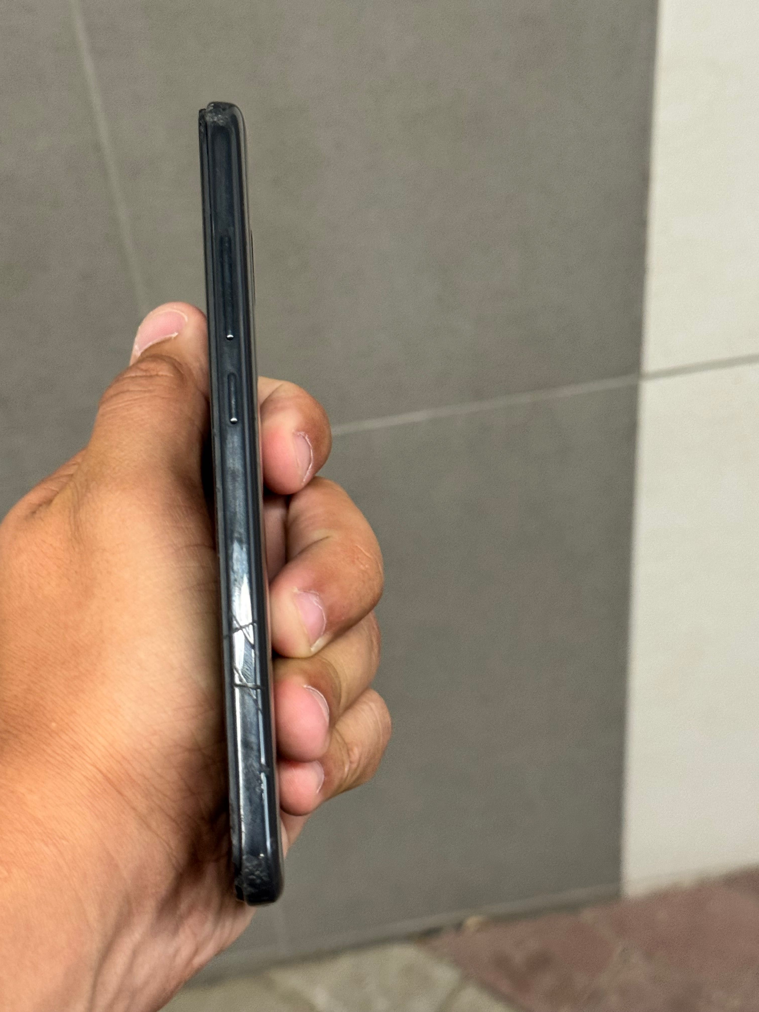Телефон Xiaomi Redmi 8 64GB 4ram
