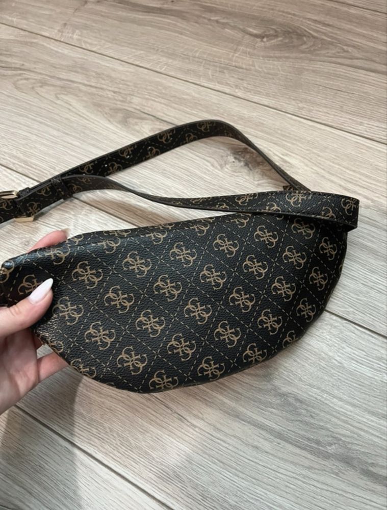 Borsetă Guess Nouă