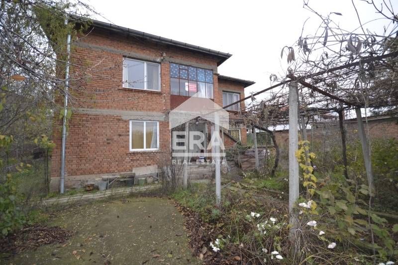 САМО В ЕРА ИМОТИ ХАСКОВО! Двуетажна къща в центъра на с.Тракиец