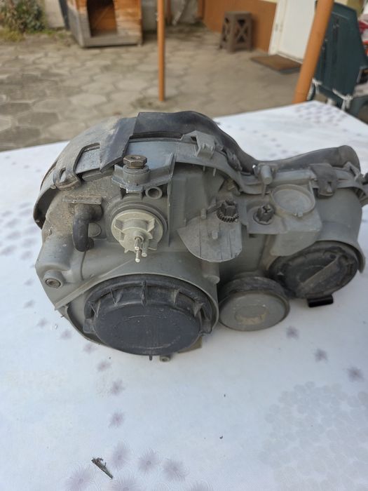 Продавам зимни гуми и фарове за Mercedes CLK W208