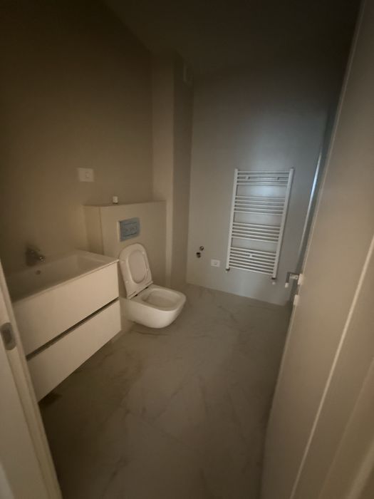 Inchiriez ap 83,73 mp utili , ideal pt birouri, salon sau locuinta