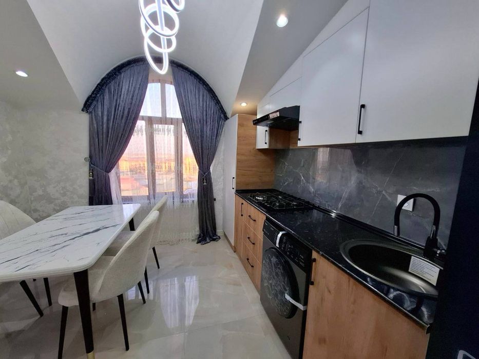 Продается 3 ком. Квартира Мансарда на 6 этаже площадью 72 кв.м