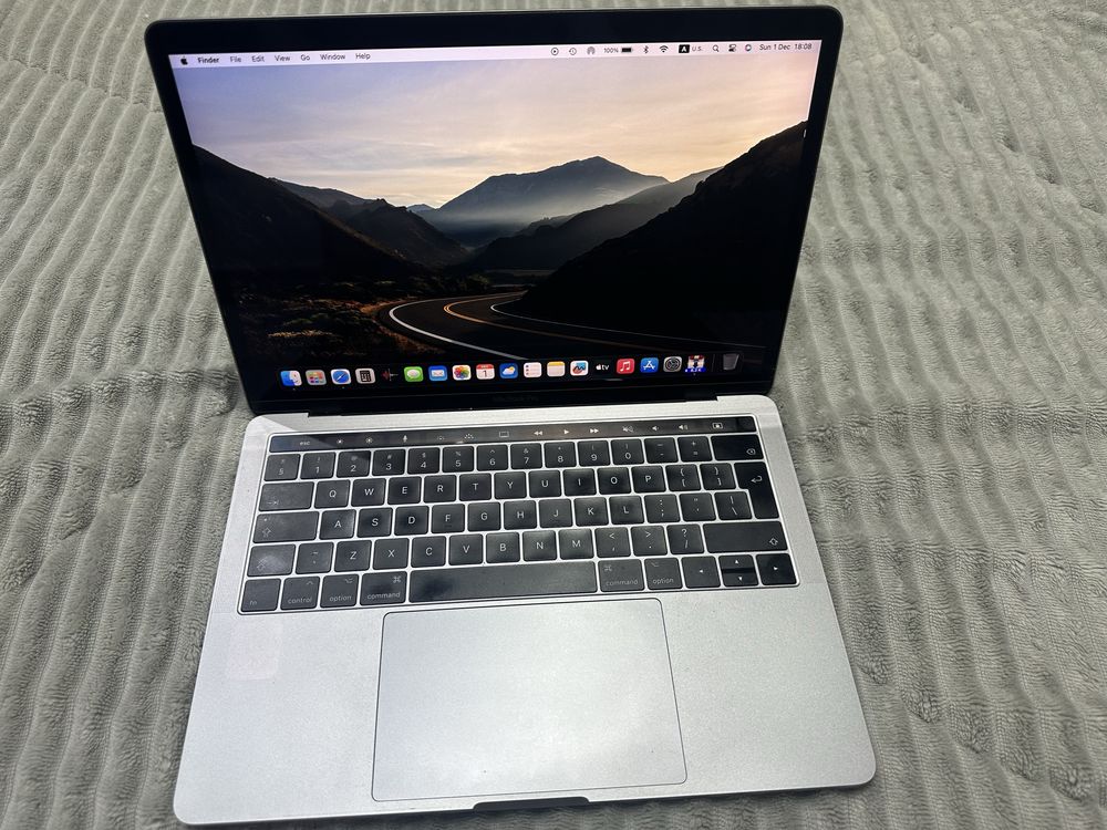 Macbook Pro 13  сив