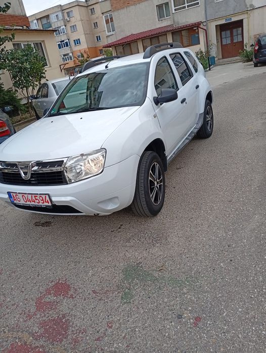Vând Dacia Duster an 2013,motor 1.5 diesel ,aer condiționat , manuală