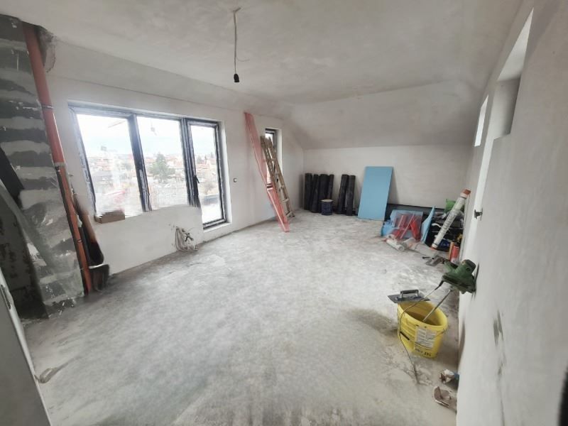 Тристаен апартамент в ж.к. Левски В! Тиха и спокойна локация!