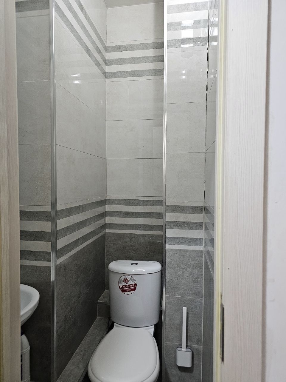 Аренда квартиры. Садыка Азимова 2/2/4. 60м²