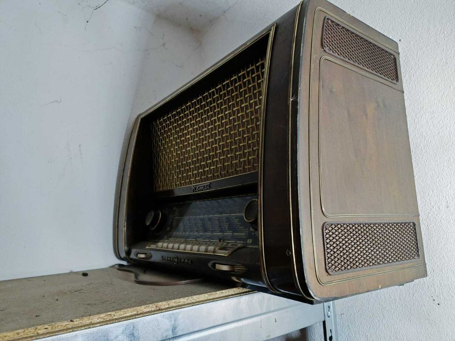 Radio-uri cu Lămpi Vintage - Grundig & Loewe Opta Komet Piese Colecție