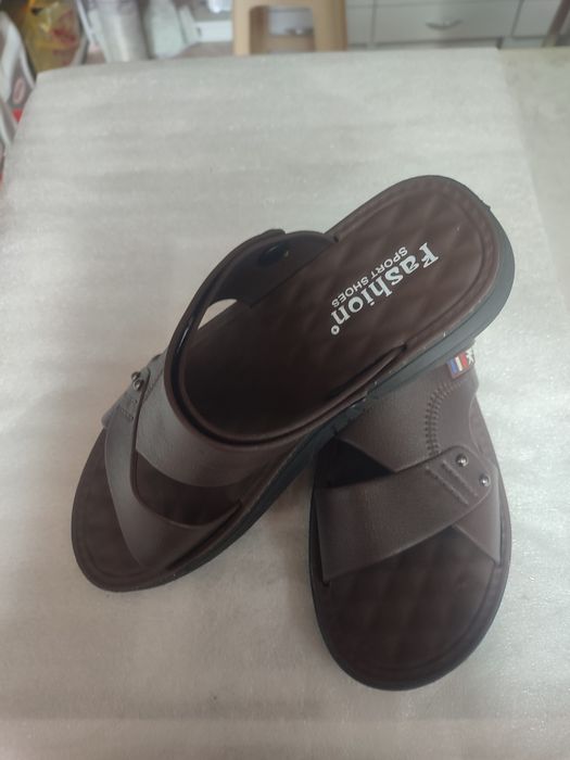 Продам мужские шлепки-сандали