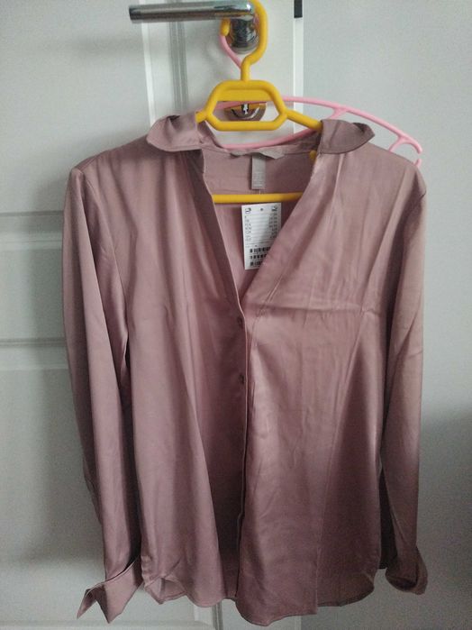 Set camasa satinata, pantalon si bluzita, marime XS, noi cu eticheta