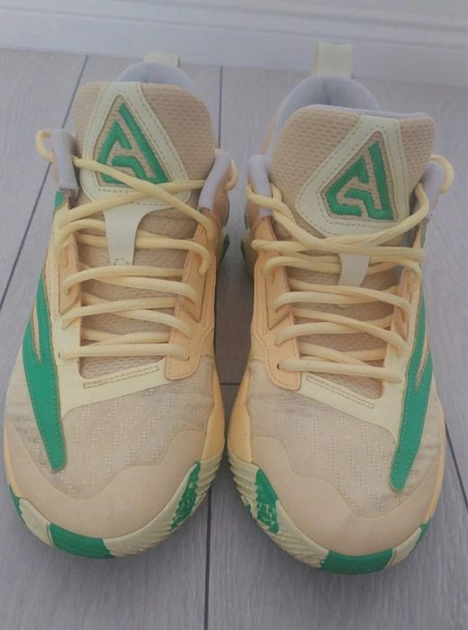 Adidasi Nike Giannis marimea 42