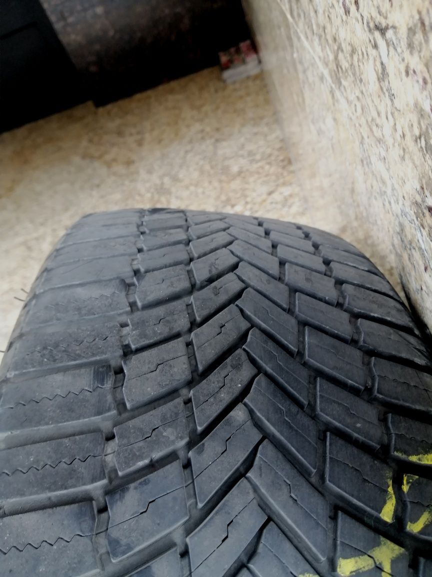 2 всесезонни гуми Bridgestone 225/45/R17