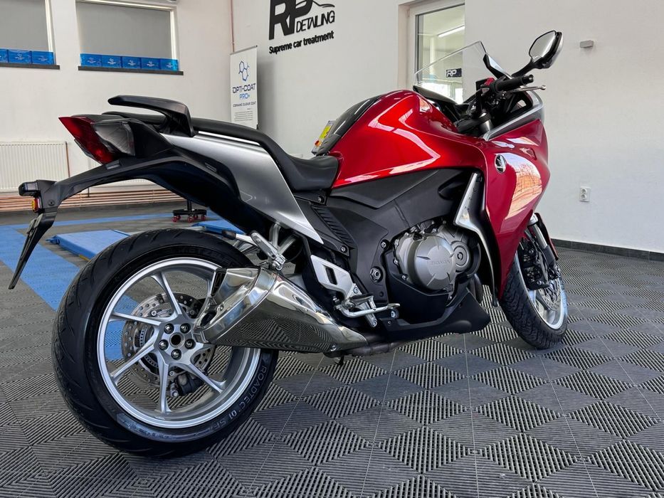 Vand HONDA VFR 1200F impecabila