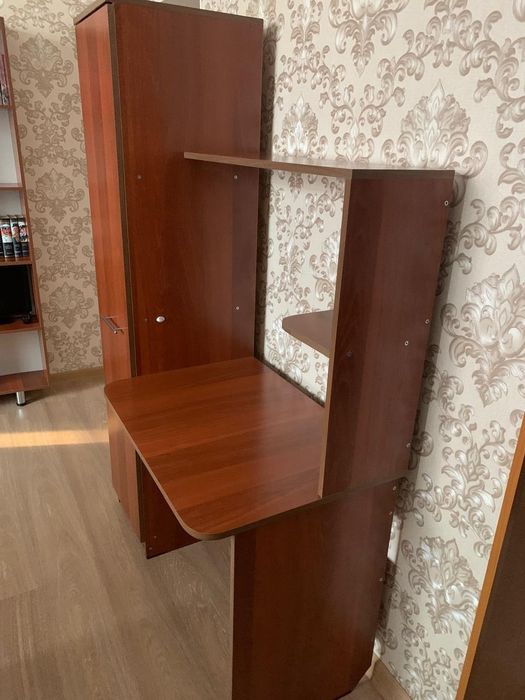 Продам стол-парту
