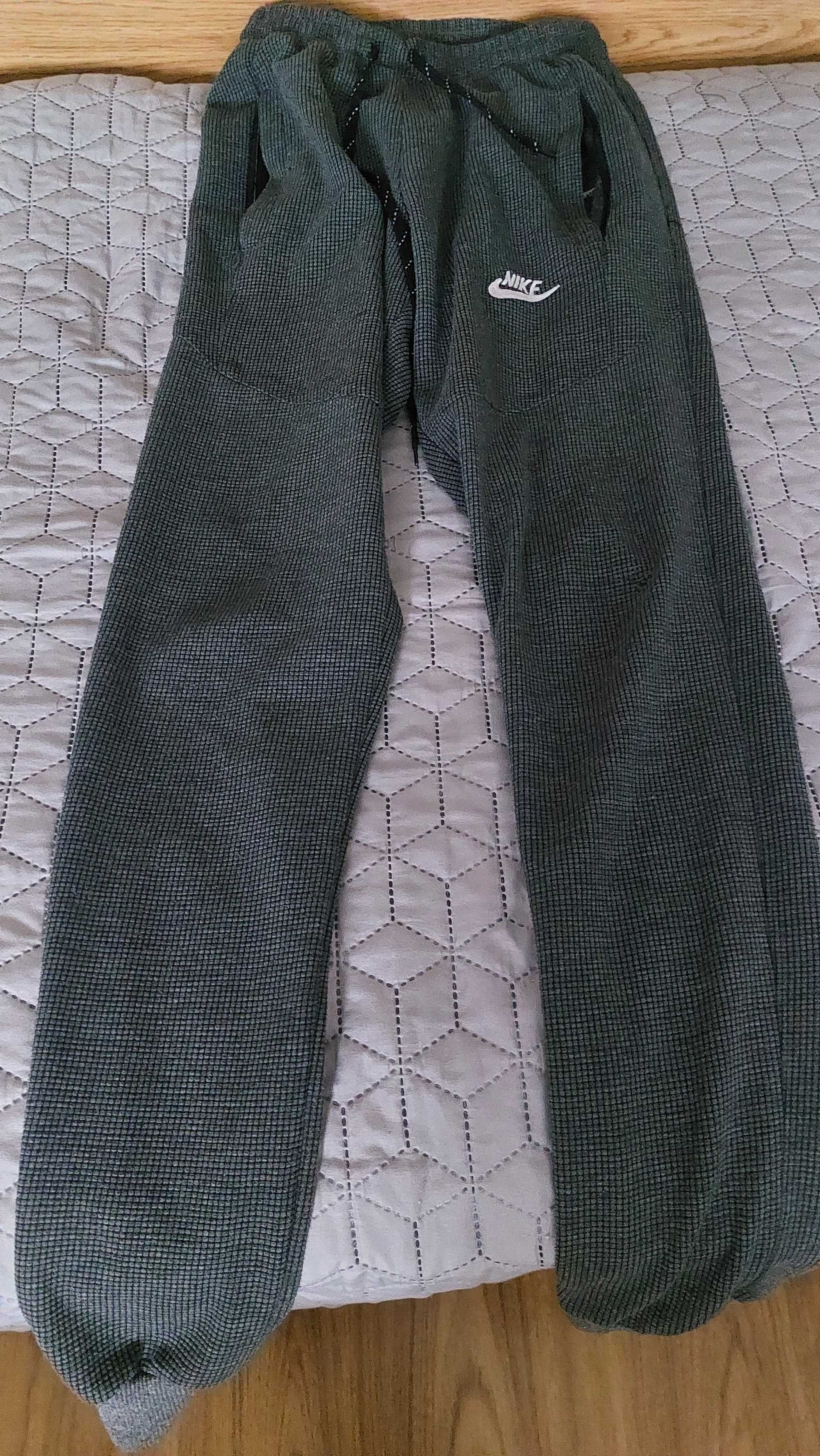 Долнище nike   размер  S M  164-170