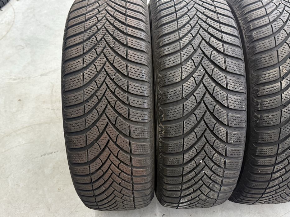 Зимни гуми 205/60/16 дот:22