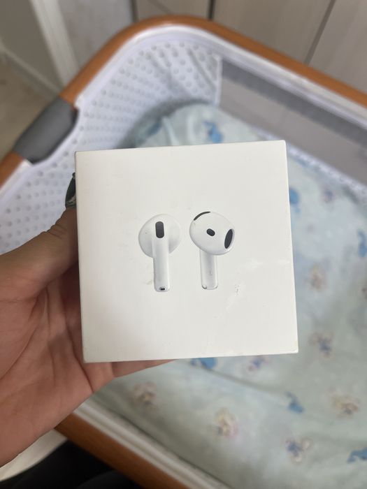 Apple AirPods 4 новый запечат