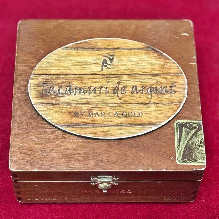 set 6 lingurite + ornament floral din argint in cutie vintage din lemn