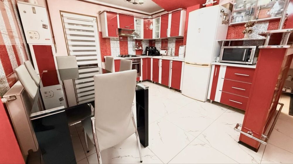 Apartament 3 camere, etajul 1, zona McDonald’s - Parcul Tineretului