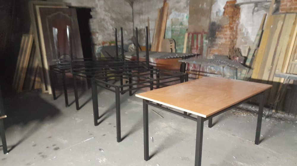 Столы в комплекте