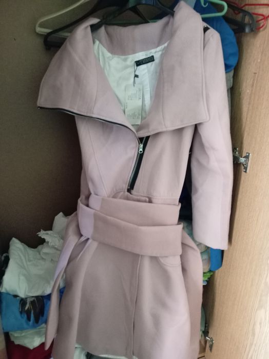 Дамско розаво палто