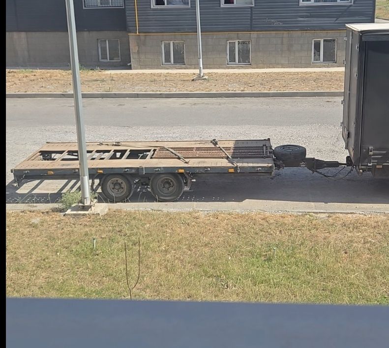 Прицеп Сатылады тенти бар
