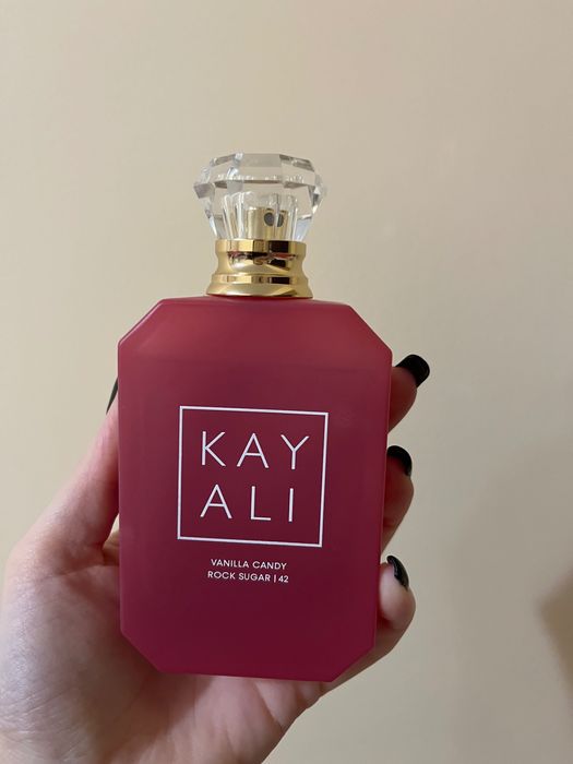 Kayali Vanilla candy rock sugar