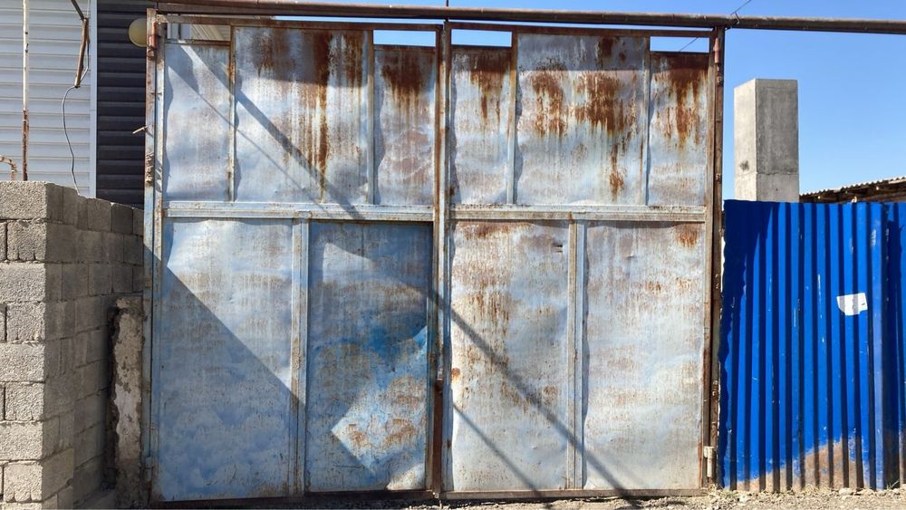 1Варота жележный