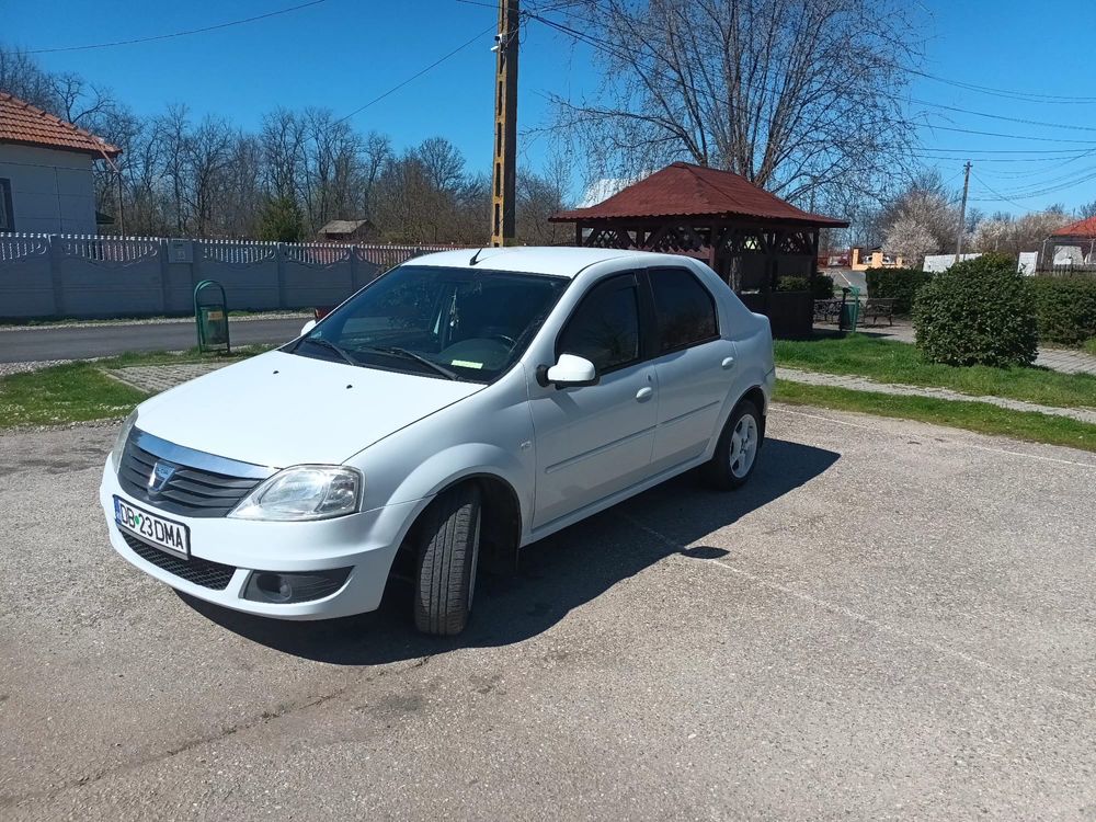 De vanzare dacia logan