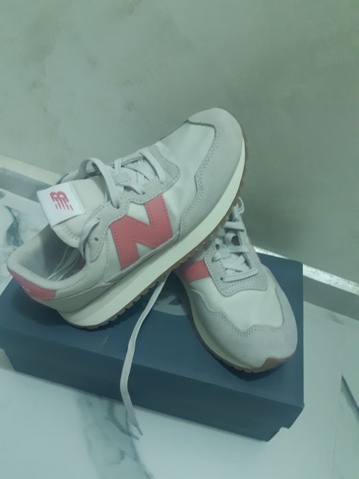 Adidasi noi NB nr 37