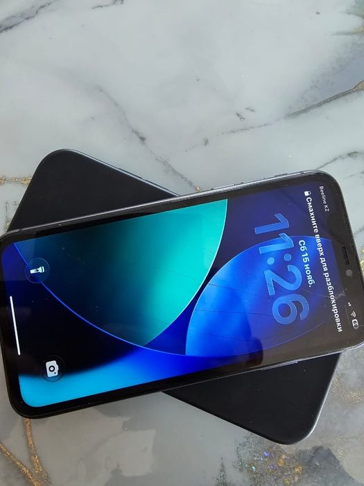 Продам айфон 11 на 128 гб