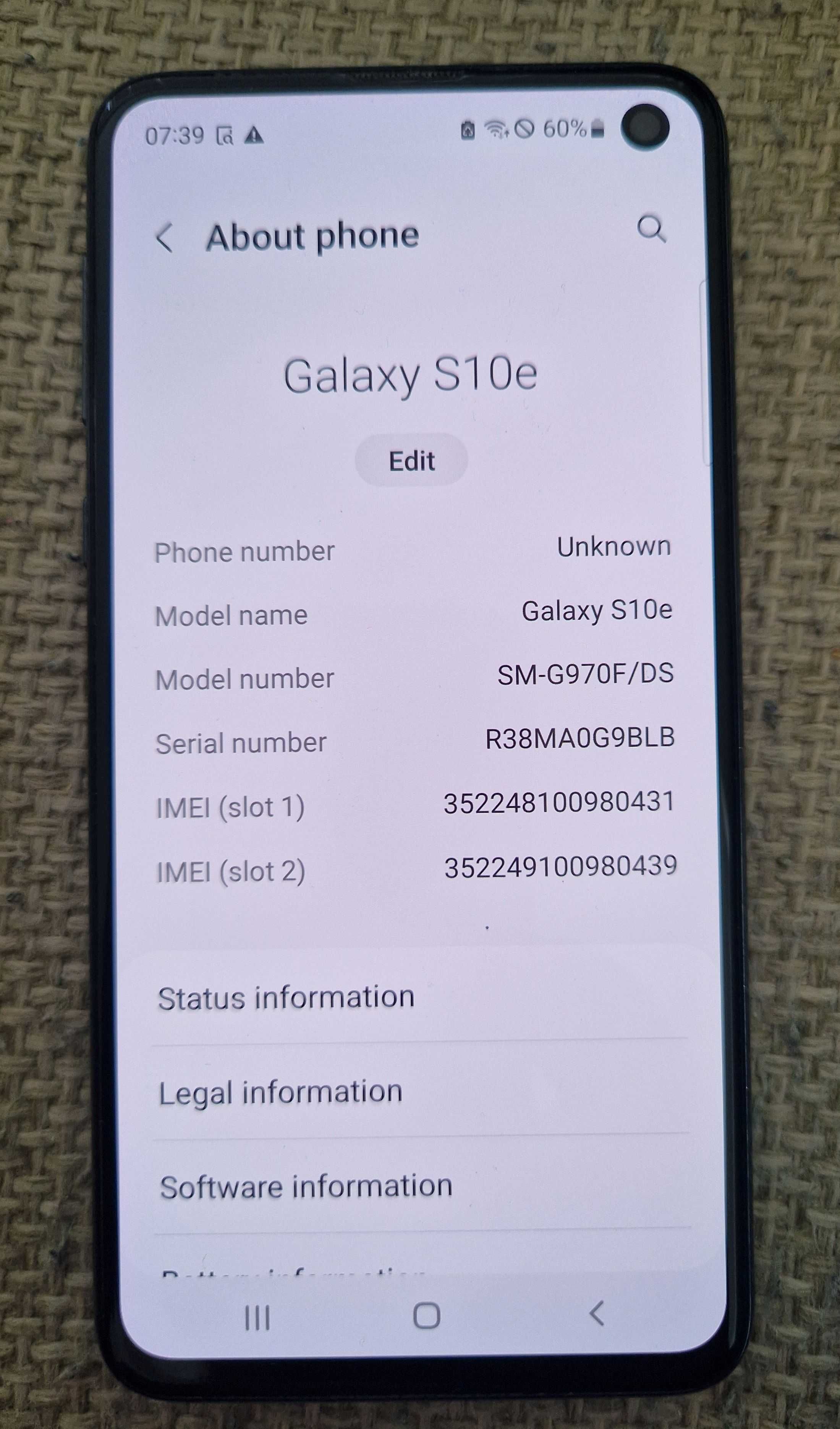 Отличен телефон Samsung Galaxy S10e - 128GB Dual SIM