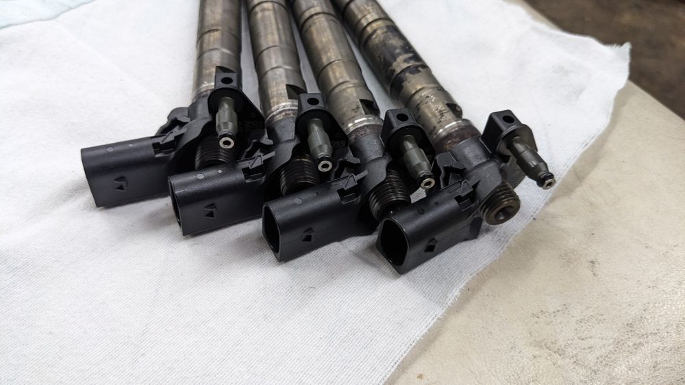 Injectoare audi vw skoda 2.0 tdi CBA reconditionate