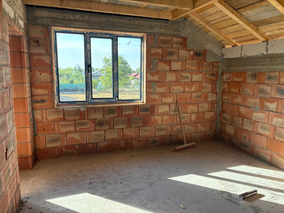 Casă P+M modernă la roșu