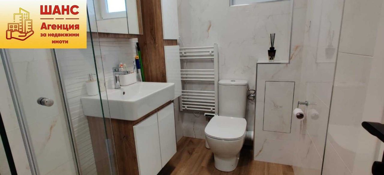 Продава се Тристаен апартамент в Плевен, Идеален център - 91 кв.м за 2033 €/кв.м - Снимка #9