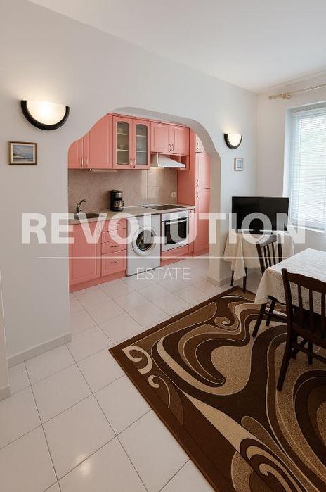 Дава се под наем Тристаен апартамент в Варна, Център - 83 кв.м за 700 € - Снимка #1