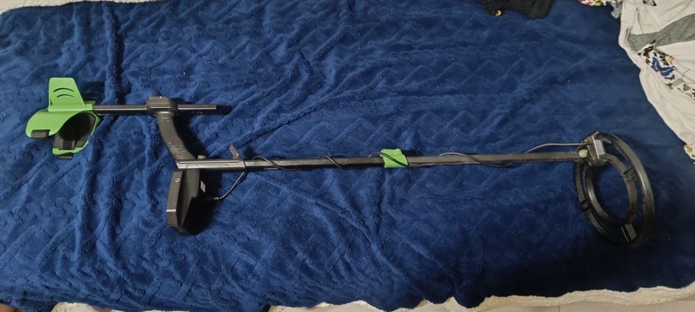 Vând detector de metale