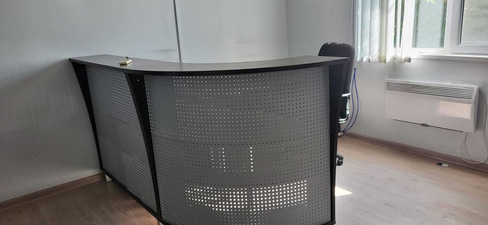 Стильная и функциональная стойка ресепшн БУ (Беларусь)