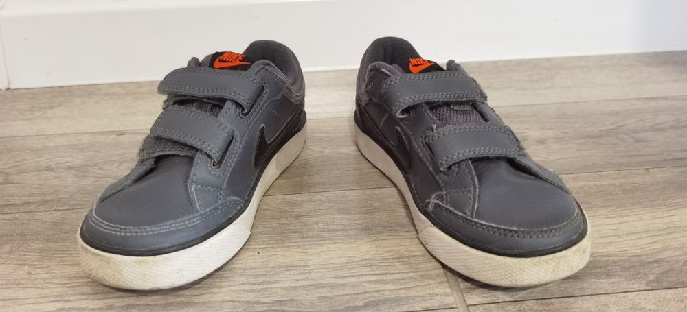 Adidași copii Nike mărimea 28.5  interior 18.7 cm