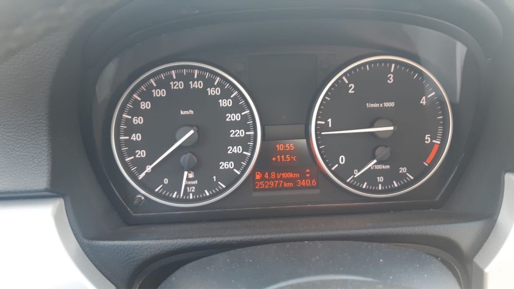 BMW Seria 3 E90 318d Facelift