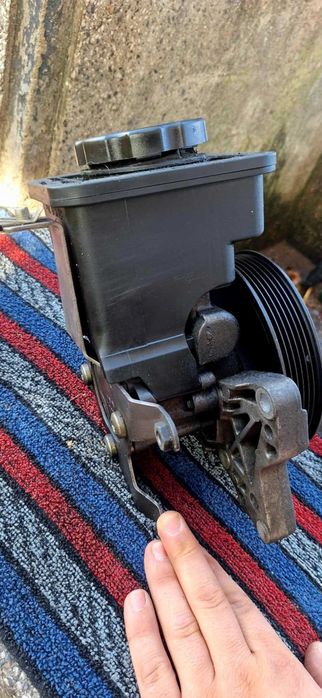 Хидравлична помпа за БМВ е60