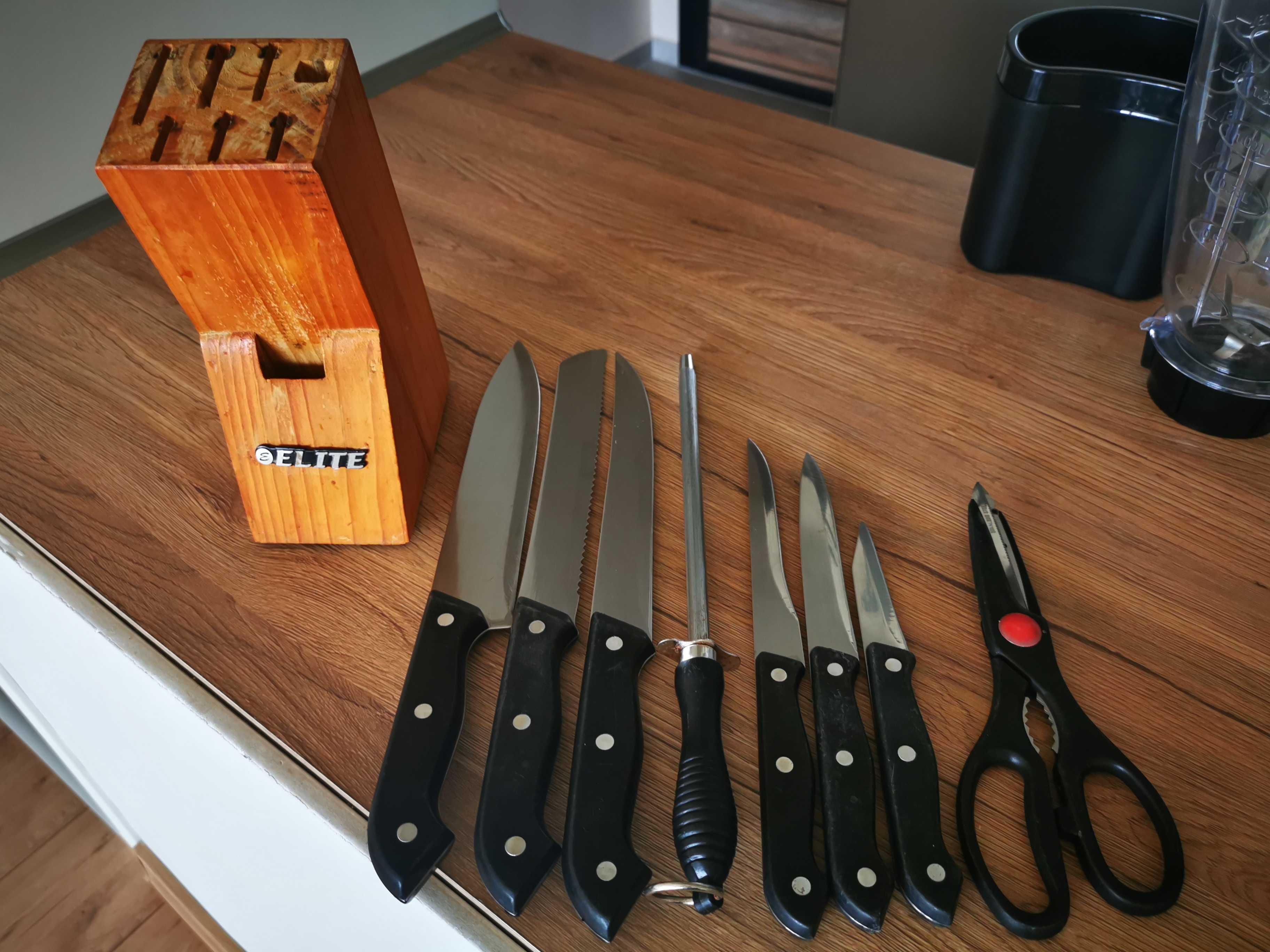 Комплект ножове на поставка Elite