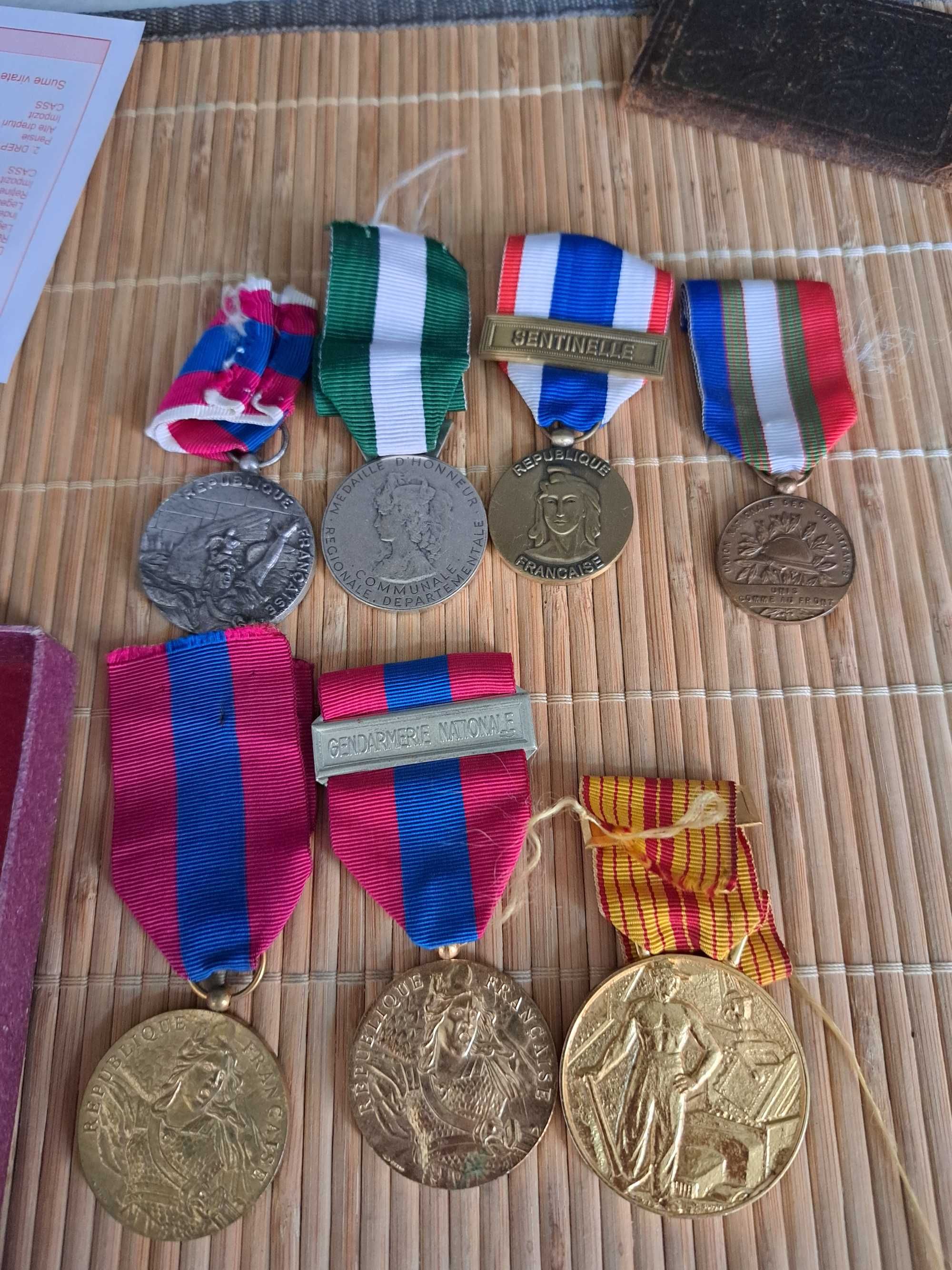 Medalii Franta diferite