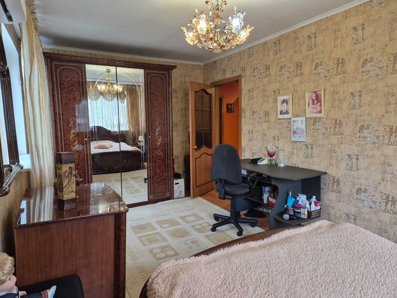 Продам 3 комнатную квартиру в центре