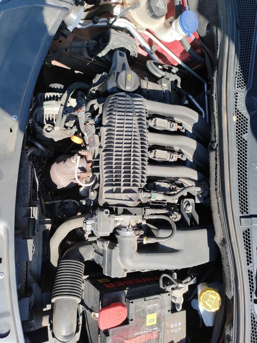 Продавам на части Пежо 208 1.2 бензин