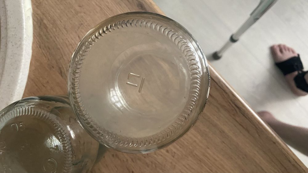 Продам банки разные 3л 1 л и 08 05