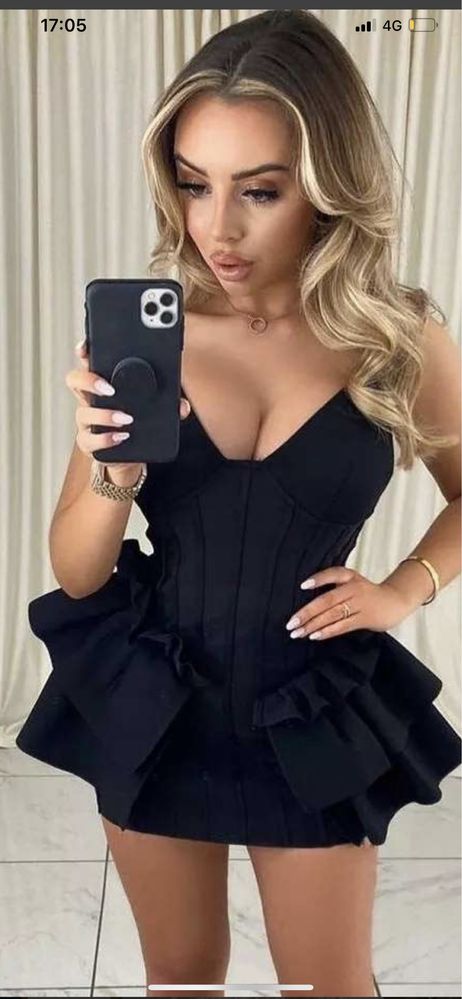 Rochie neagra, cambrata , model nou