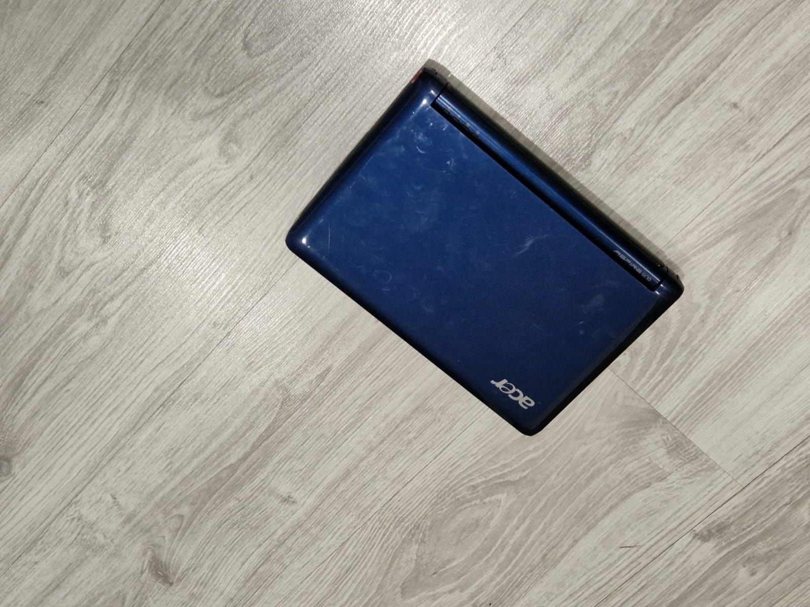 Mini Laptop Acer  perfect funcțional