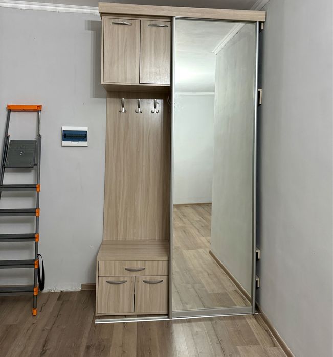 Продается шкаф-прихожая